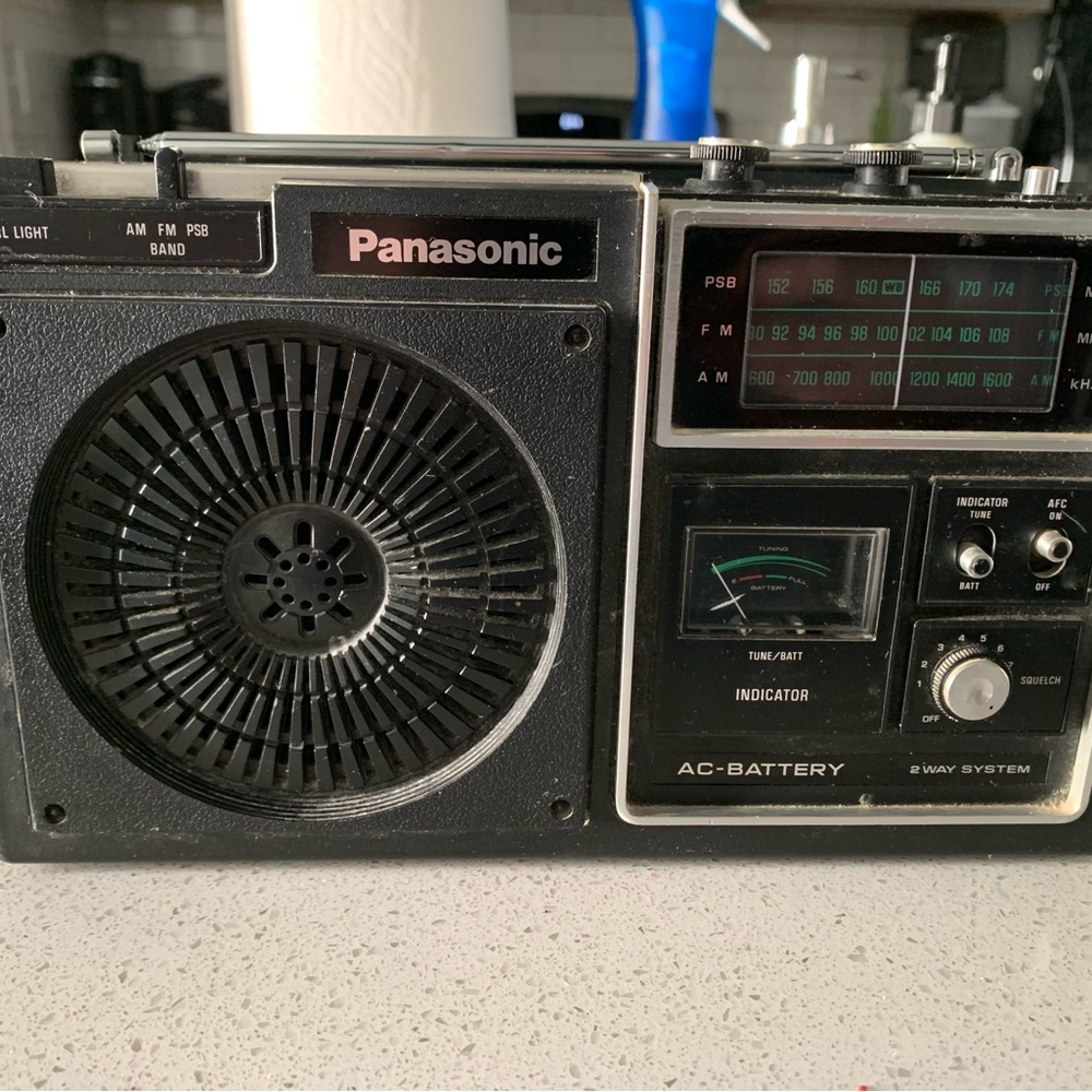 Vintage Panasonic AM/FM/PSB 3 Band Radio